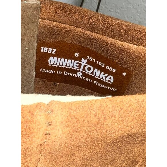 New Minnetonka 3-Layer Fringe Boots Size 6 - Tan *Best Seller* - Picture 6 of 9